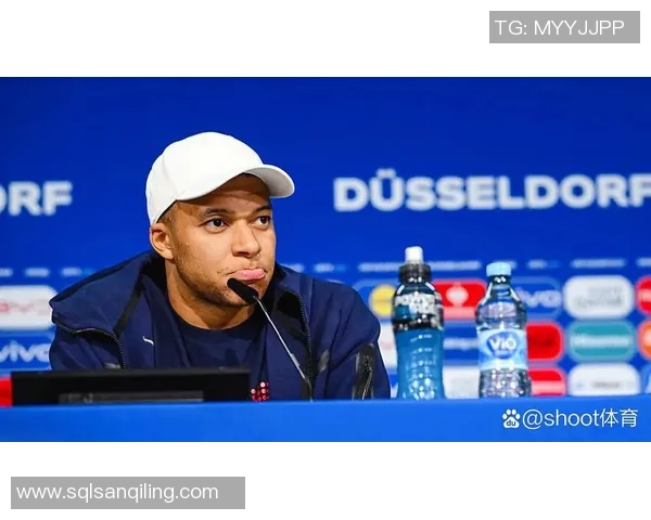 浪漫法国足球球星的逆袭之路与赛场上的柔情风采